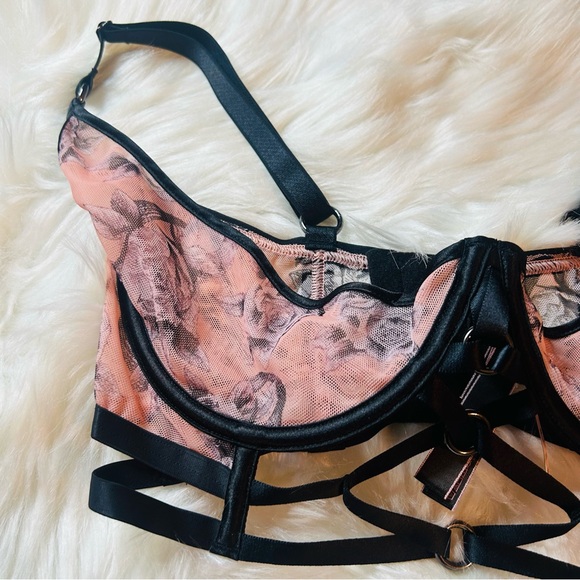 Victoria Secret Very Sexy Luxe Rose Bra Quarter Cup Crisscross Cutouts 34DDD 34F - Picture 5 of 13